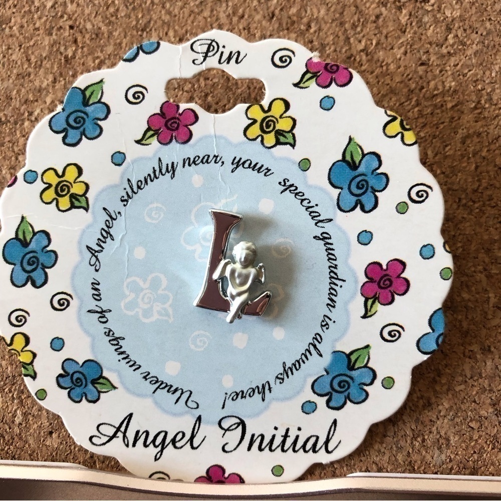 Monarch Creations "L" Angel Initial pin
